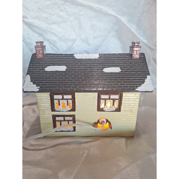 Yuletide Snow Hamlet “Mansion” 1987 Lighted Building w/ Box & Cord - Picture 9 of 9
